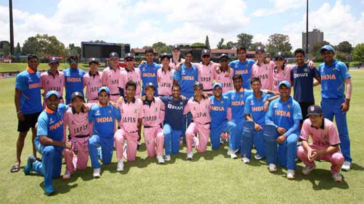 Indian U19CWC captain priyam garg invites japan team for group photo